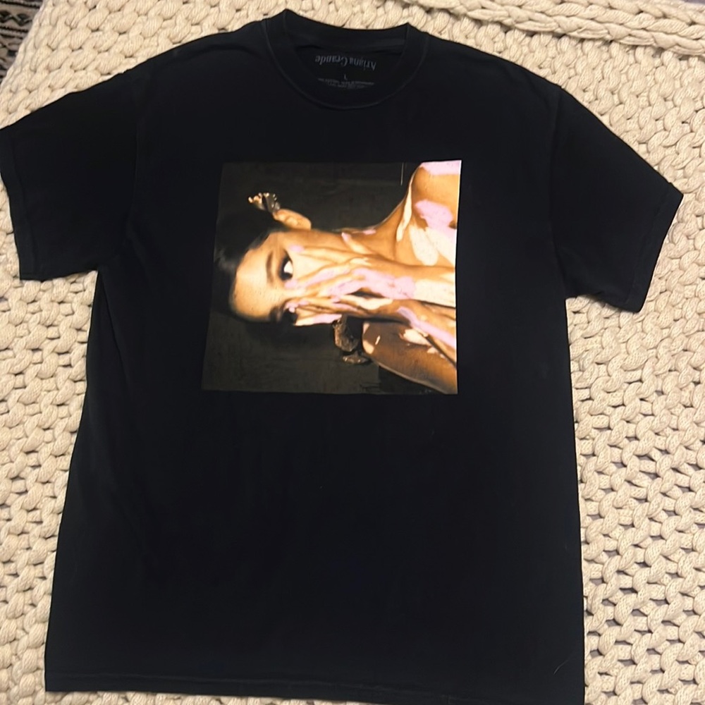 Ariana grande graphic tee